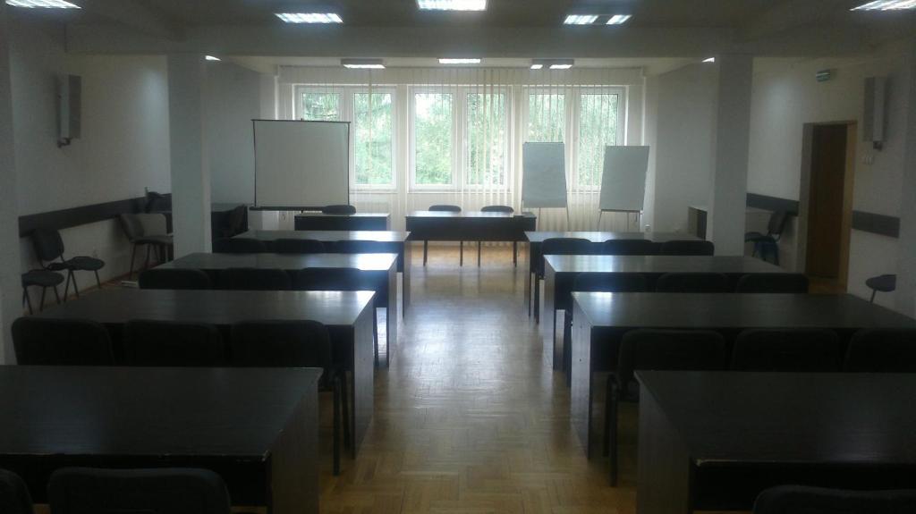 Irss Osrodek Szkoleniowy Otel Białobrzegi Dış mekan fotoğraf