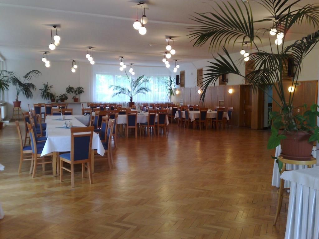 Irss Osrodek Szkoleniowy Otel Białobrzegi Dış mekan fotoğraf